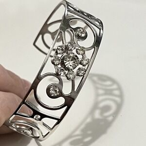 Metal Cuff Bracelet Swirl White Clear Rhinestone Fashion Jewelry‎ Event Casual